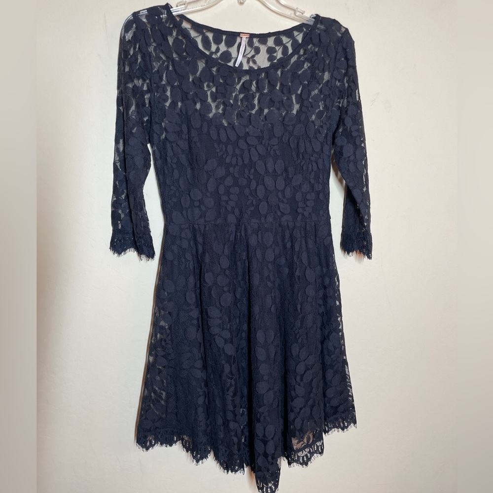 Free People black leaf pattern lace dress size 6